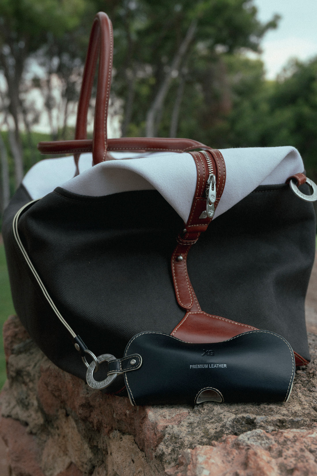 Cabot glasses case lanyard black